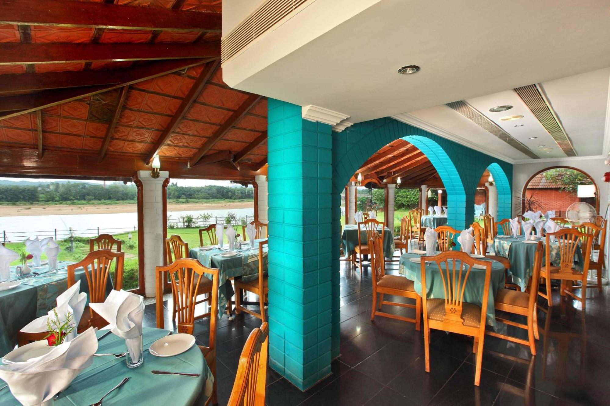 The River Retreat Heritage Ayurvedic Resort Shoranur Exterior foto