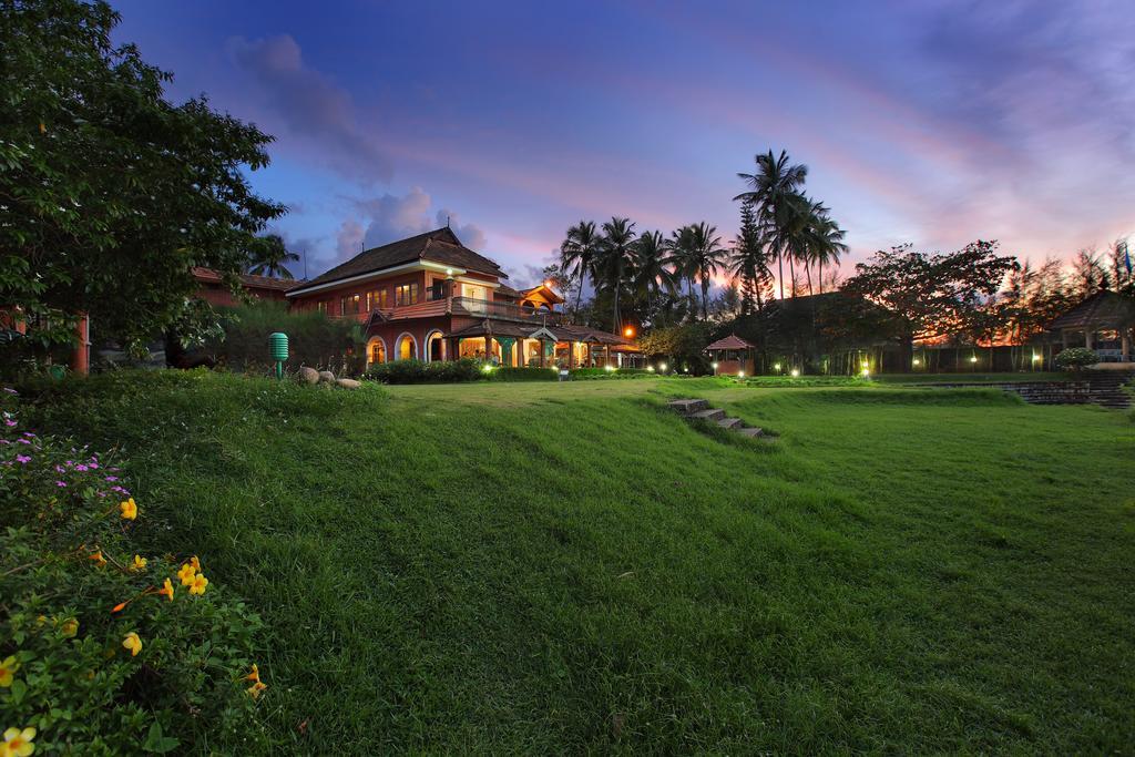 The River Retreat Heritage Ayurvedic Resort Shoranur Exterior foto