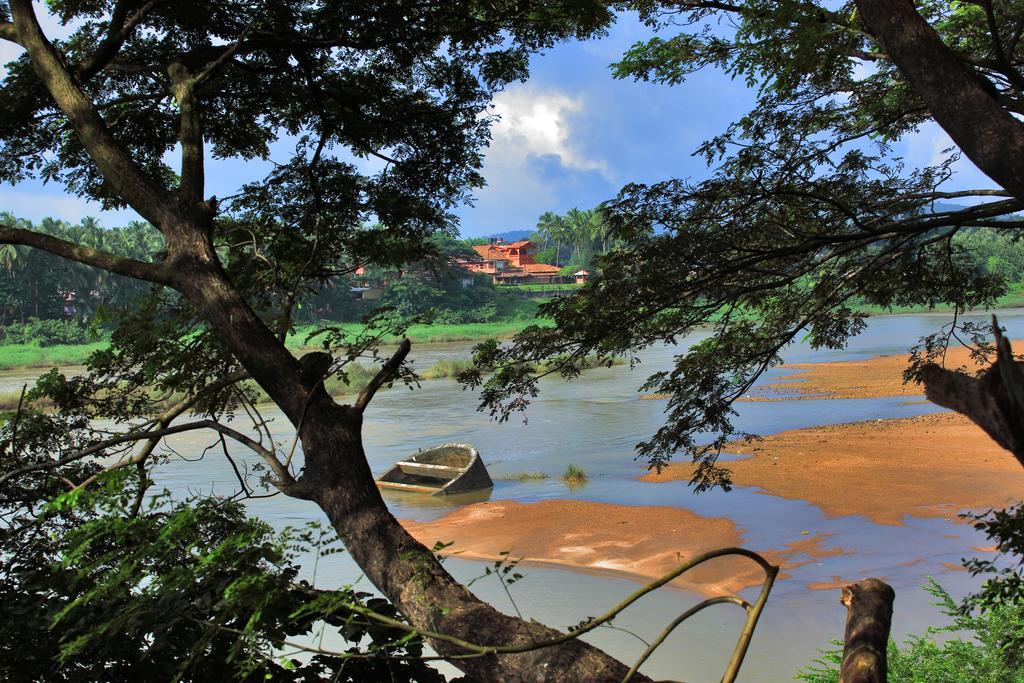 The River Retreat Heritage Ayurvedic Resort Shoranur Exterior foto