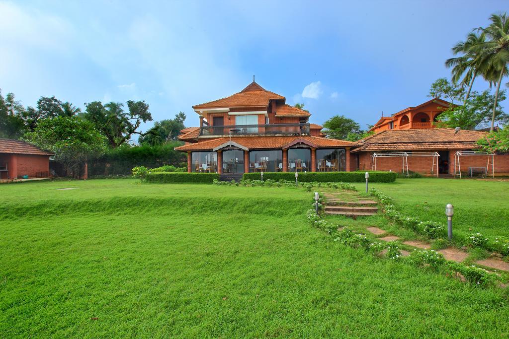 The River Retreat Heritage Ayurvedic Resort Shoranur Exterior foto