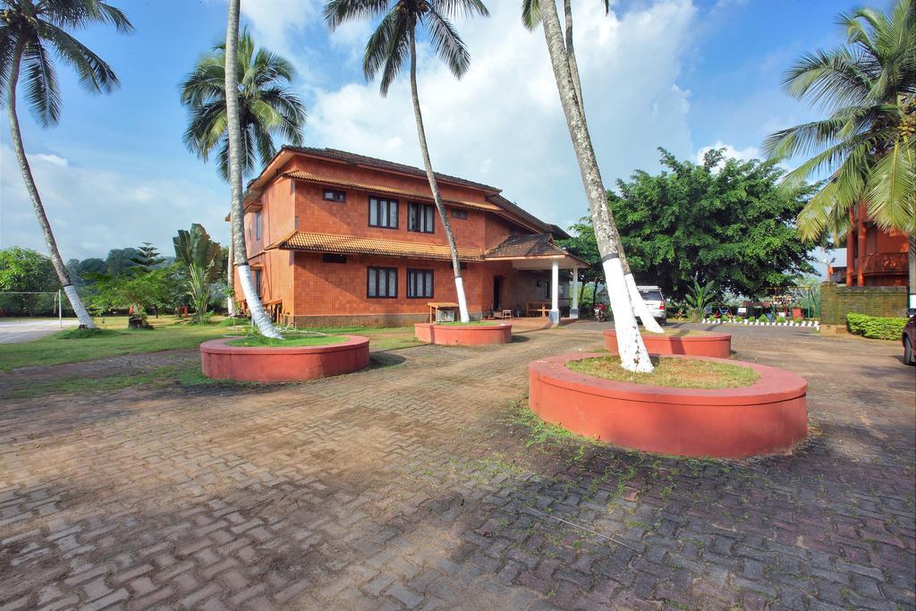 The River Retreat Heritage Ayurvedic Resort Shoranur Exterior foto
