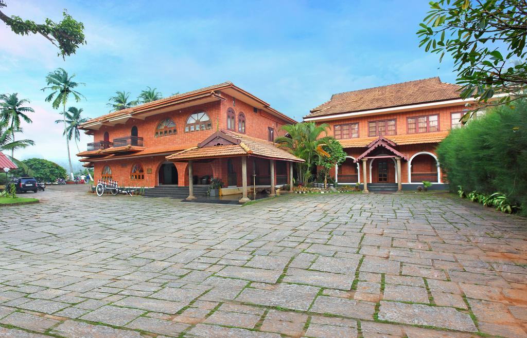 The River Retreat Heritage Ayurvedic Resort Shoranur Exterior foto