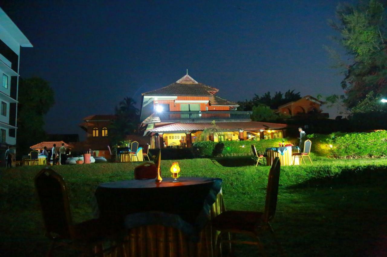 The River Retreat Heritage Ayurvedic Resort Shoranur Exterior foto