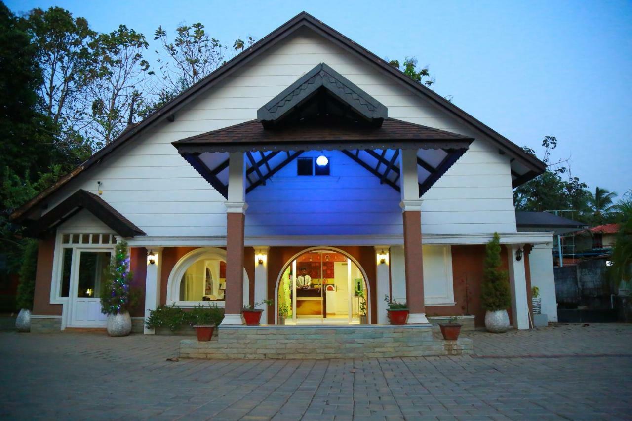 The River Retreat Heritage Ayurvedic Resort Shoranur Exterior foto
